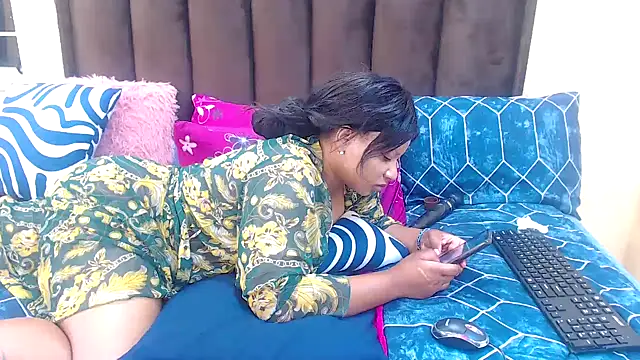 AfricanQueenxx40 online show from 22, 2, 2026