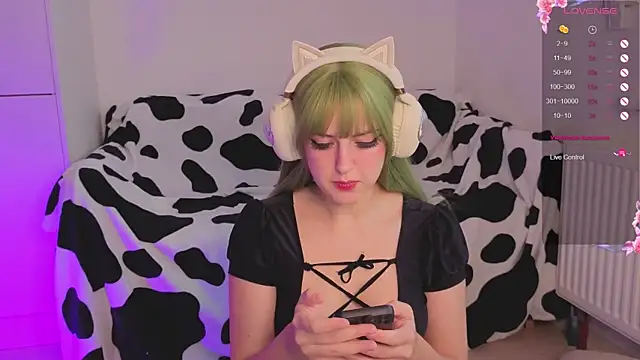 bananasgirl online show from 14, 9, 2025