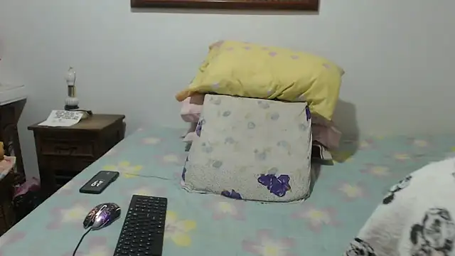 Snapshot of Miilu74 chatting on 18, 9, 2025 Miilu74 online show from 18, 9, 2025