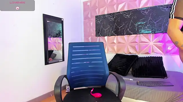 Snapshot of Scarlet_fx chatting on 24, 11, 2025 Scarlet fx online show from 24, 11, 2025