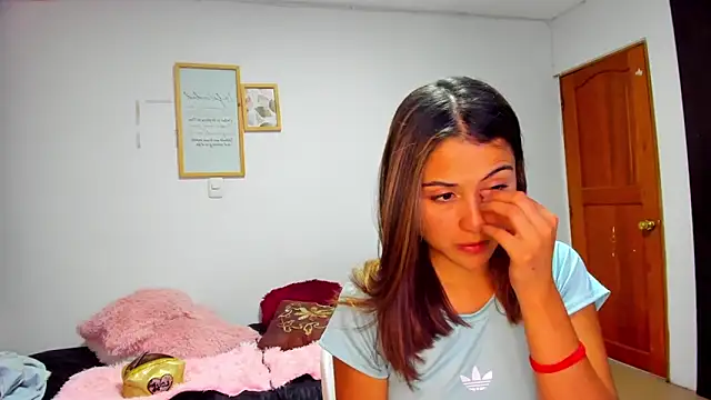 Ana  Pink online show from 4, 10, 2025