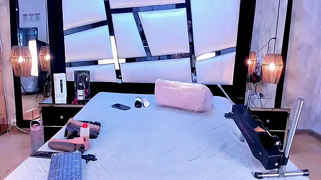 JuliaDavis 1 online show from 27, 10, 2025