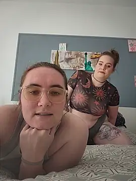 Snapshot of AndHerXO chatting on 18, 7, 2026 AndHerXO online show from 18, 7, 2026