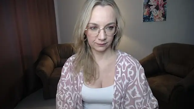 Snapshot of Ava_Elior chatting on 17, 7, 2026 Ava Elior online show from 17, 7, 2026