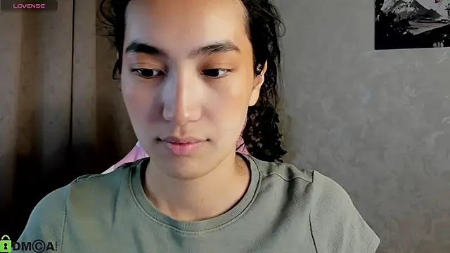 FlirtyAura online show from 26, 11, 2025