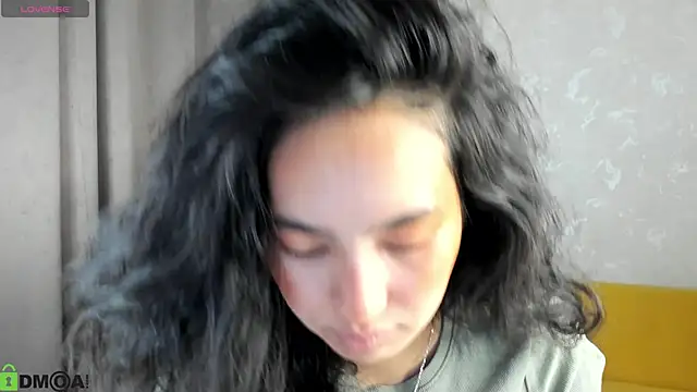 FlirtyAura online show from 15, 12, 2025