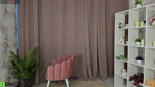FlirtyAura online show from 12, 5, 2026