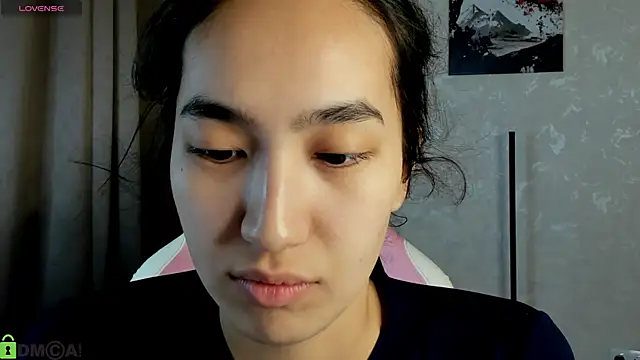 FlirtyAura online show from 4, 12, 2025