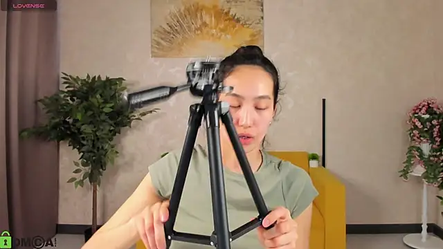 FlirtyAura online show from 2, 4, 2026