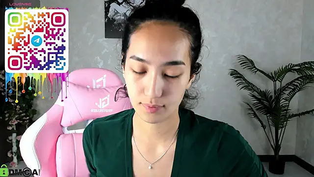 FlirtyAura online show from 16, 9, 2025