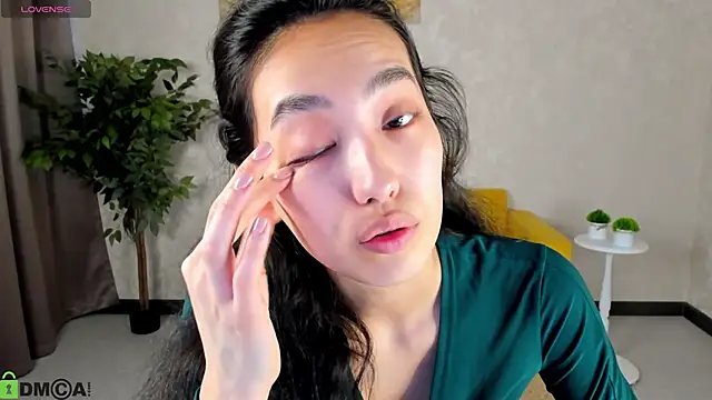 FlirtyAura online show from 4, 5, 2026