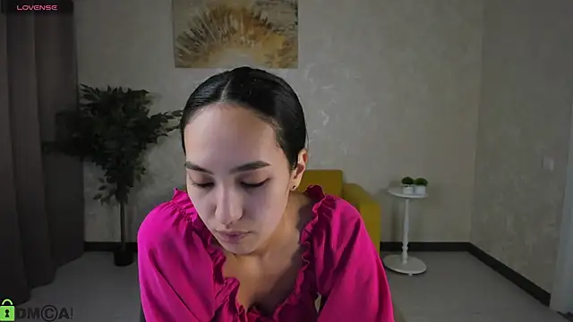 FlirtyAura online show from 9, 4, 2026