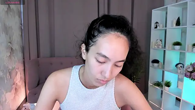 FlirtyAura online show from 19, 7, 2026