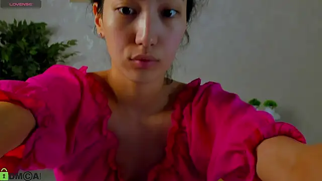 FlirtyAura online show from 11, 4, 2026