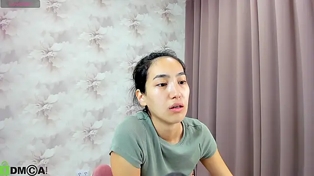 FlirtyAura online show from 1, 10, 2025