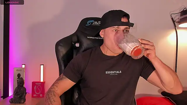 Snapshot of connorsmiith chatting on 8, 7, 2026 connorsmiith online show from 8, 7, 2026