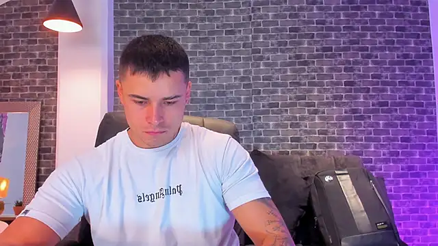 Snapshot of connorsmiith chatting on 29, 9, 2025 connorsmiith online show from 29, 9, 2025