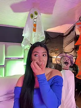 BellaFernandez   online show from 30, 10, 2025