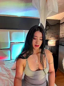 BellaFernandez   online show from 1, 11, 2025