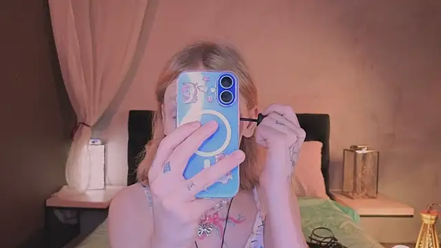 Snapshot of BarbieRichy chatting on 13, 11, 2025 BarbieRichy online show from 13, 11, 2025