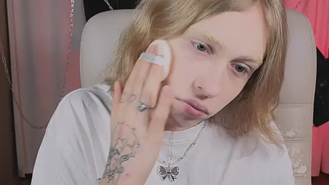 Snapshot of BarbieRichy chatting on 30, 10, 2025 BarbieRichy online show from 30, 10, 2025