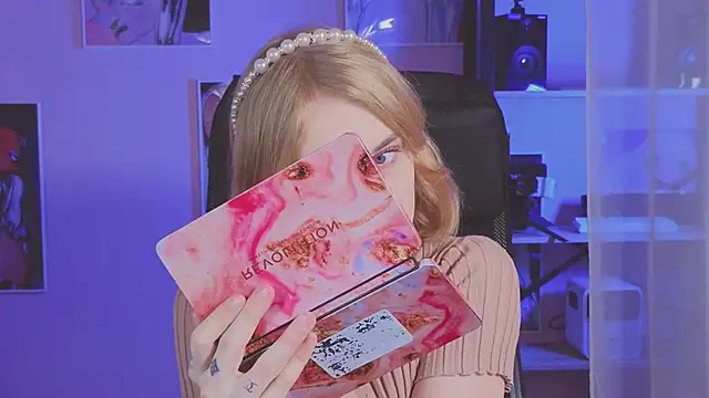 Snapshot of BarbieRichy chatting on 10, 10, 2025 BarbieRichy online show from 10, 10, 2025