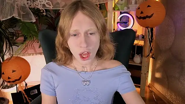 Snapshot of BarbieRichy chatting on 31, 10, 2025 BarbieRichy online show from 31, 10, 2025