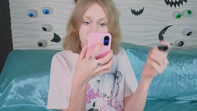 Snapshot of BarbieRichy chatting on 1, 11, 2025 BarbieRichy online show from 1, 11, 2025