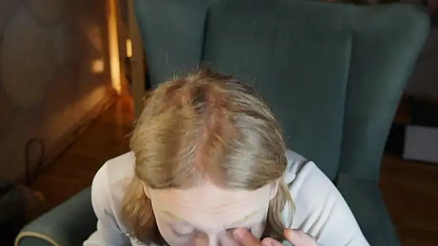 Snapshot of BarbieRichy chatting on 12, 11, 2025 BarbieRichy online show from 12, 11, 2025