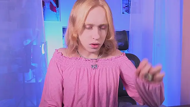 Snapshot of BarbieRichy chatting on 26, 11, 2025 BarbieRichy online show from 26, 11, 2025