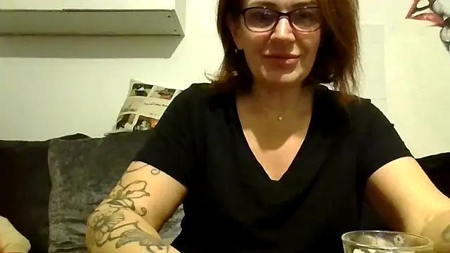 RubyyRosee online show from 2, 12, 2025