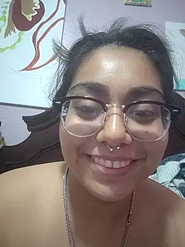 Lovelyrainn online show from 8, 11, 2025