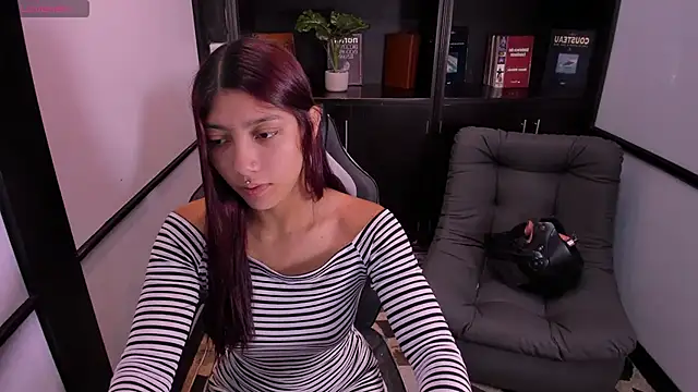 SharonQueen1 online show from 24, 11, 2025