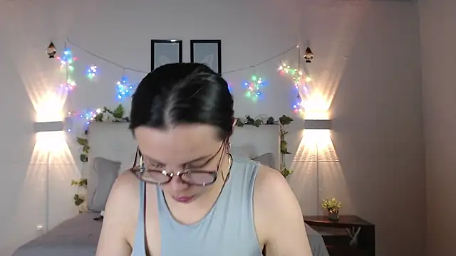 Snapshot of Megan_05_ chatting on 18, 4, 2026 Megan 05 online show from 18, 4, 2026