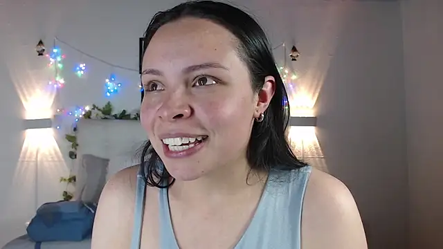 Snapshot of Megan_05_ chatting on 18, 4, 2026 Megan 05 online show from 18, 4, 2026