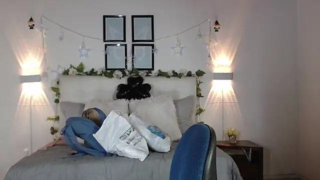 Megan 05  online show from 7, 4, 2026