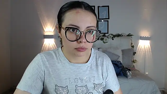 Megan 05  online show from 19, 9, 2025