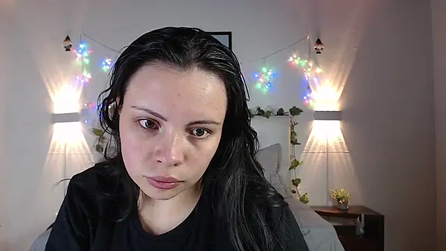 Snapshot of Megan_05_ chatting on 8, 5, 2026 Megan 05 online show from 8, 5, 2026