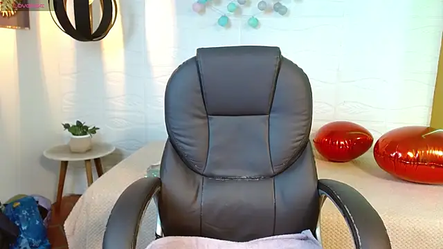 tinisweet online show from 21, 3, 2026