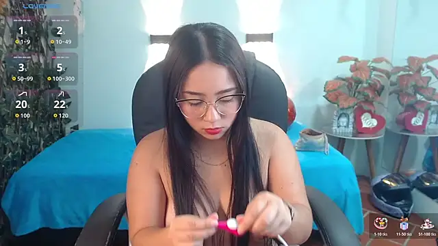 tinisweet online show from 15, 4, 2026