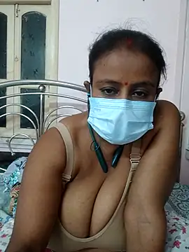 Snapshot of Barna_Love chatting on 5, 10, 2025 Barna Love online show from 5, 10, 2025