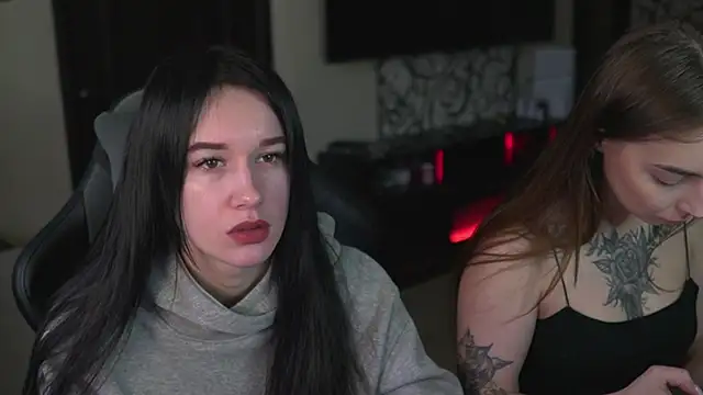 Snapshot of lis_silver chatting on 4, 12, 2025 lis silver online show from 4, 12, 2025