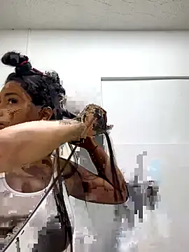 Snapshot of AmberMoss1 chatting on 29, 11, 2025 AmberMoss1 online show from 29, 11, 2025