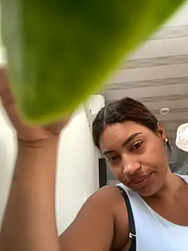 Snapshot of AmberMoss1 chatting on 7, 10, 2025 AmberMoss1 online show from 7, 10, 2025