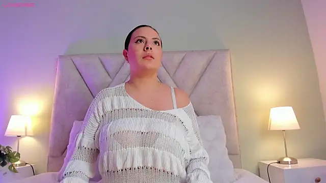 angelica cross  online show from 12, 4, 2026