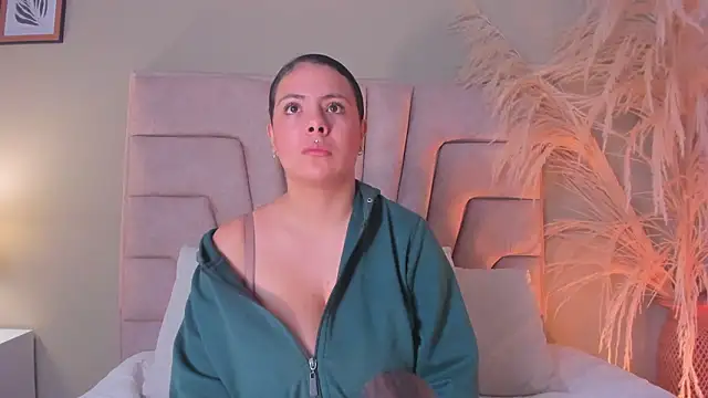 angelica cross  online show from 15, 3, 2026