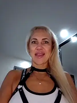 KissMiSveet online show from 28, 10, 2025