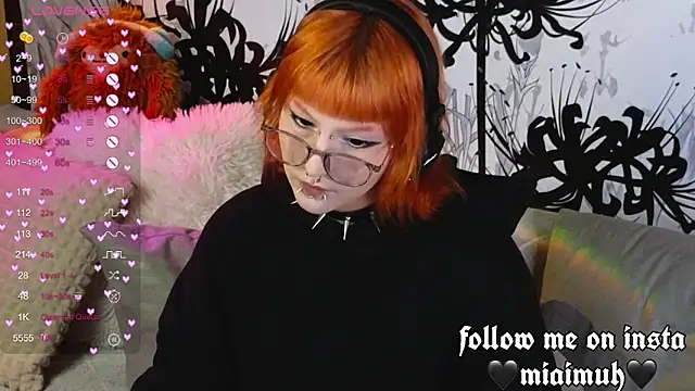 mia  yui online show from 22, 9, 2025