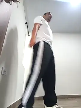 stivenlujan69 online show from 23, 2, 2026