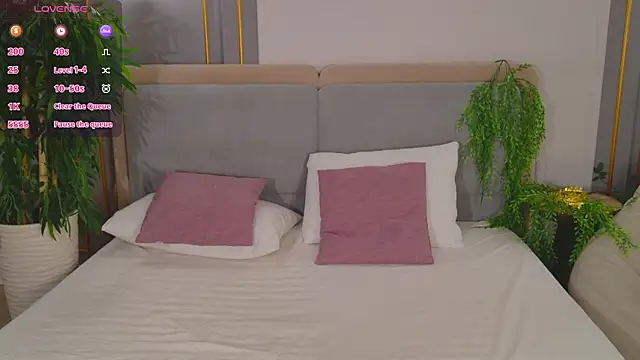 AdoraCortes online show from 13, 4, 2026